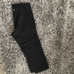 Black high waisted lululemon cropped leggings